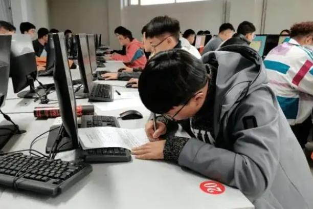 程序员为何越老越吃香,程序员为什么越老越吃香