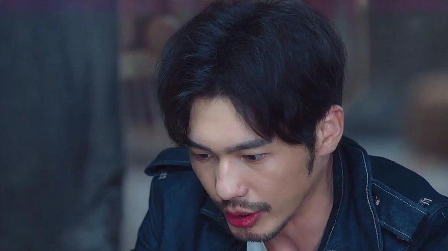 给2022年“进步最大的十位男演员”排个名：靳东第十，王骁第二