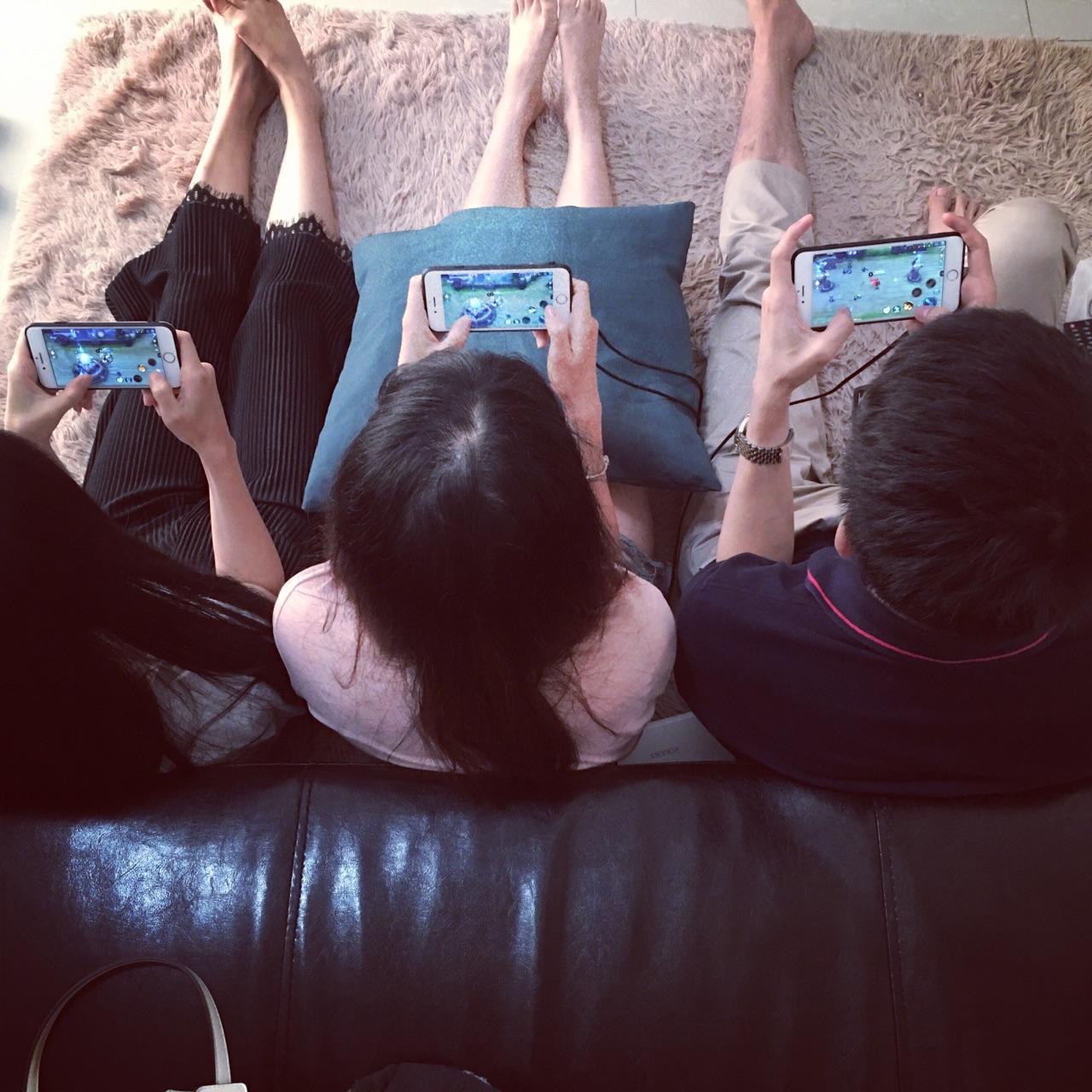 房贷车贷生活压力太大了怎么办,没有房贷车贷是不是很轻松