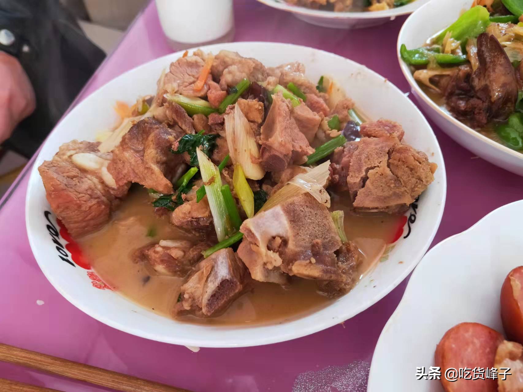 过年小姑子回门嫂子做了一桌菜,初三回娘家妈妈做的饭