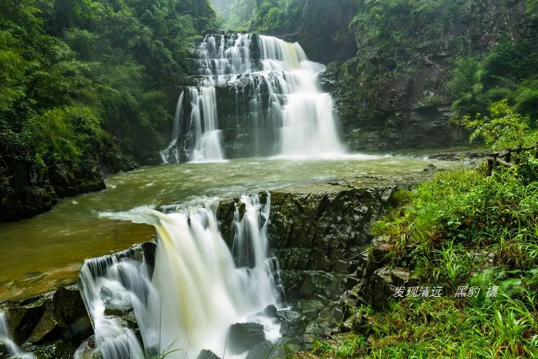 户外徒步登山赏冰瀑,广东户外徒步登山风景最美