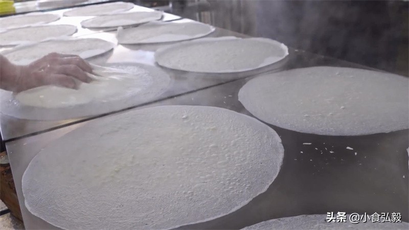 台湾小伙大陆卖小吃,台湾小伙摆摊卖菜饼
