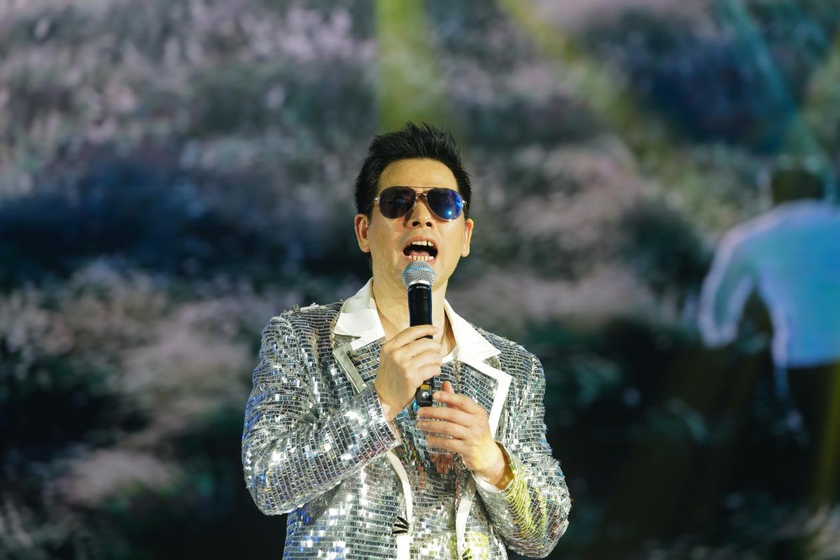 「拥抱未来」石子义2023演唱会武汉燃炸开唱