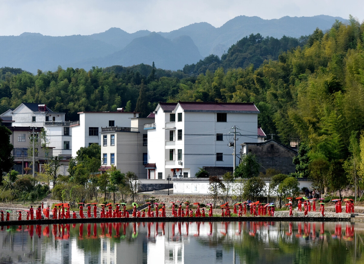 吃遍苏杭不如它，浙江这座温泉名城才是真正的吃货天堂