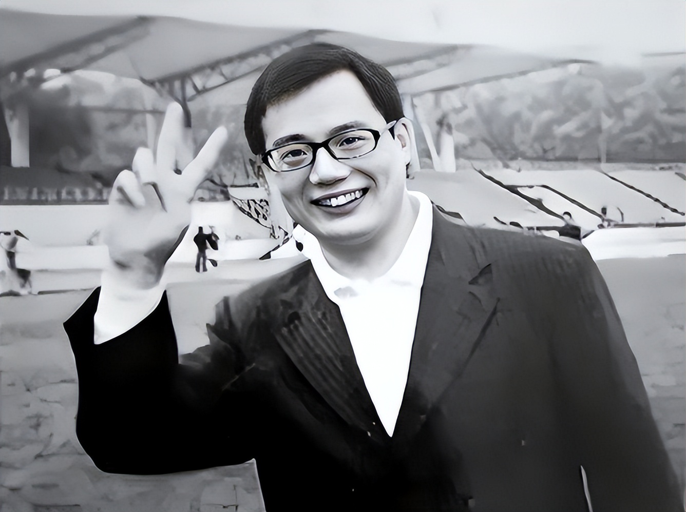 武汉博士11天捐精5次猝死，父亲索赔400万：我儿的命还不如一头牛