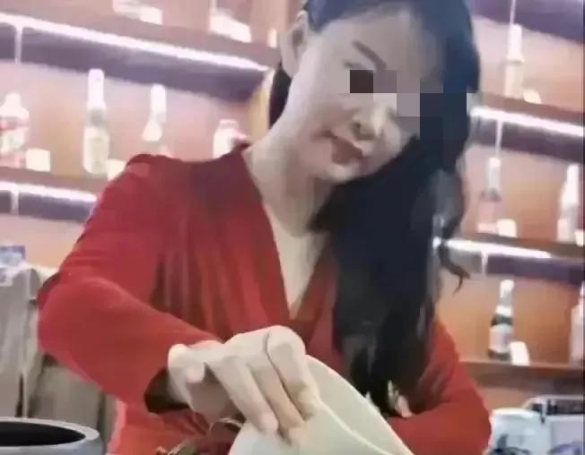 鐢垫闂ㄥコ涓昏,鍗椾含鐢垫濂冲鐓х墖