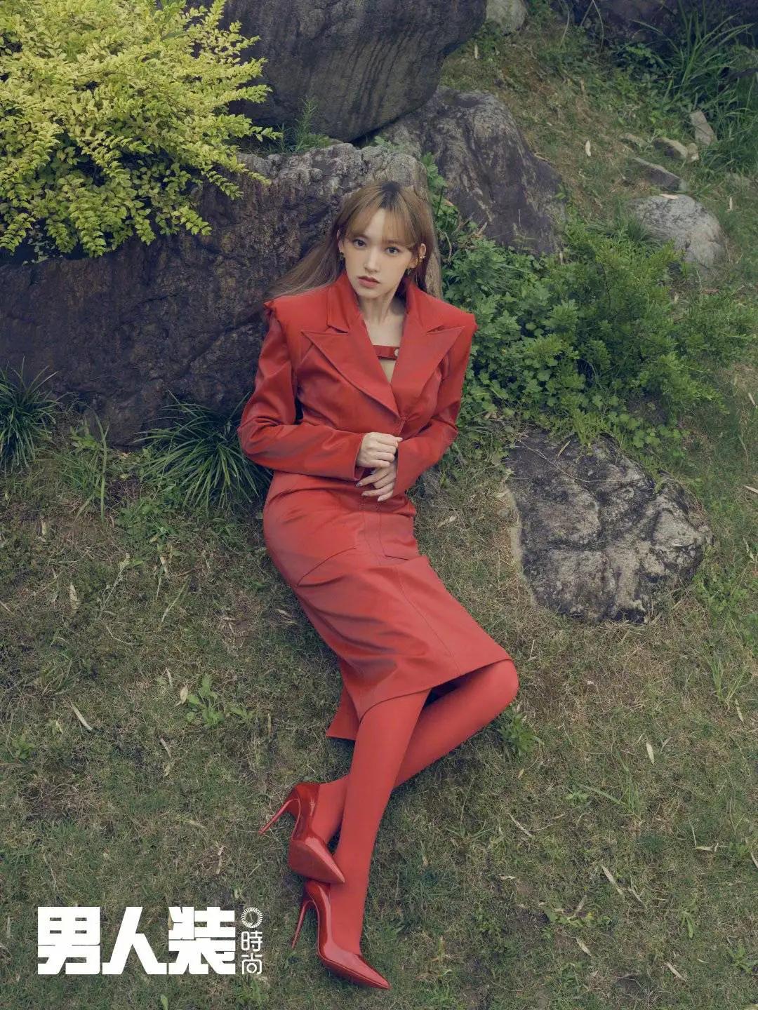 程潇黑色西服男人装,《男人装》程潇