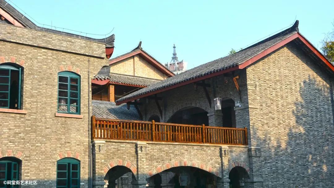 观夏相中的成都「祠堂街」