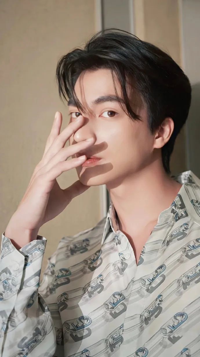 李敏镐身高175和187对比图,李敏镐187和165