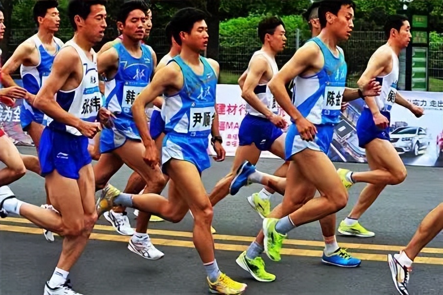 尹顺金巅峰照片,尹顺金的跑姿