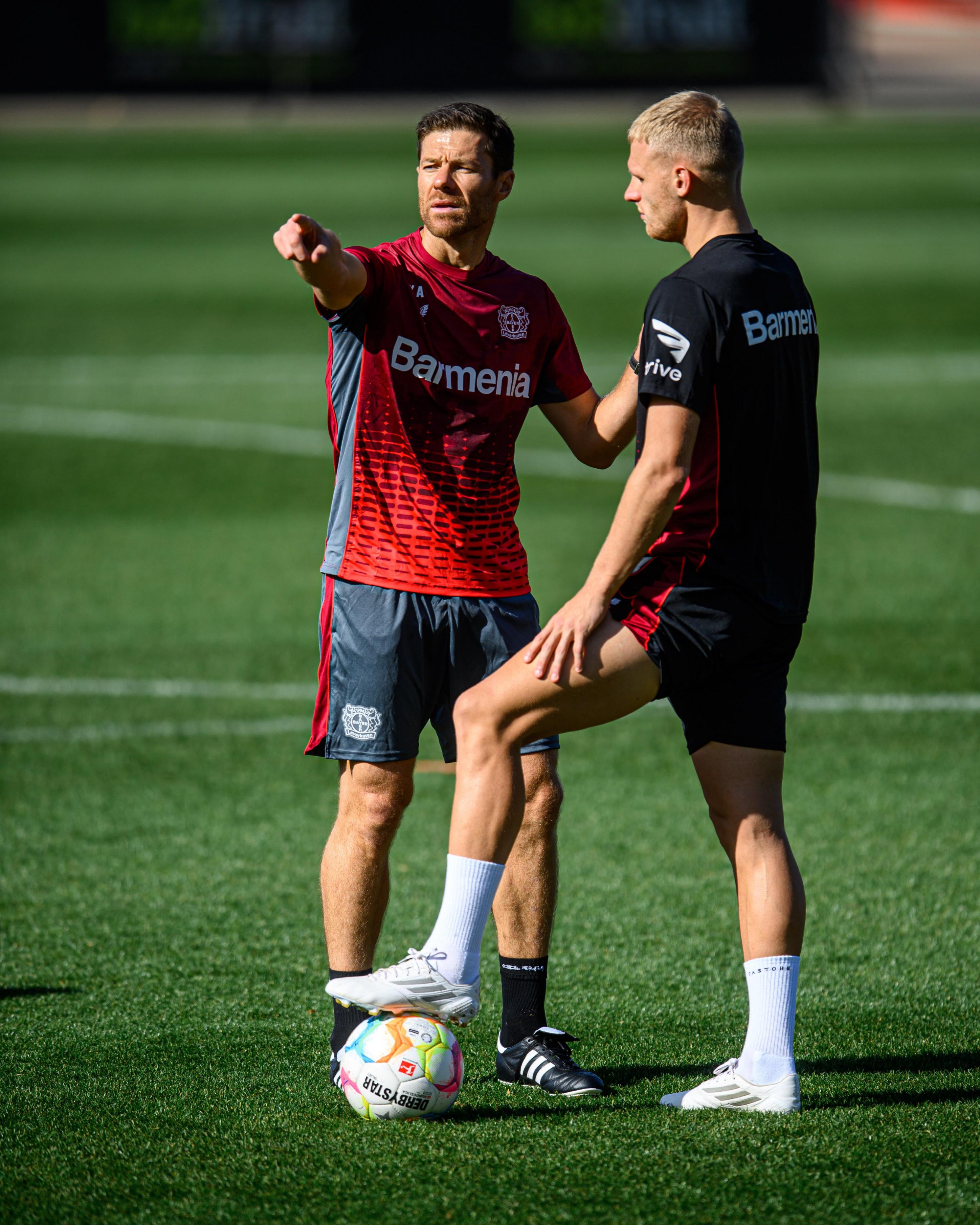 阿隆索执教勒沃库森几场不败,阿隆索带队勒沃库森夺德甲冠军