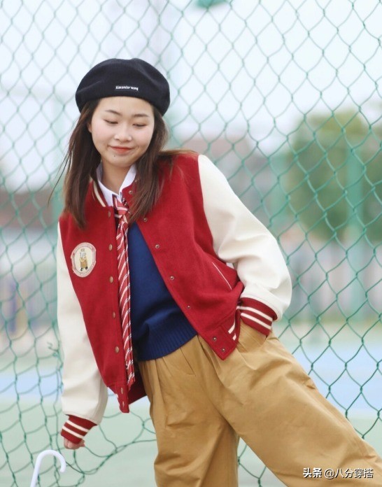 黑色羽绒服如何穿搭既时尚又减龄,天冷了不要再穿去年的旧衣服了