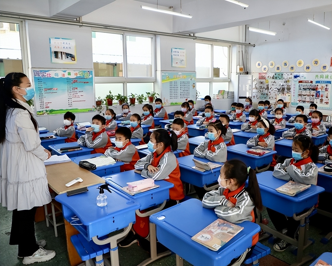 小学生名字笔画太多难哭了,小学生名字笔画太多考试急哭了