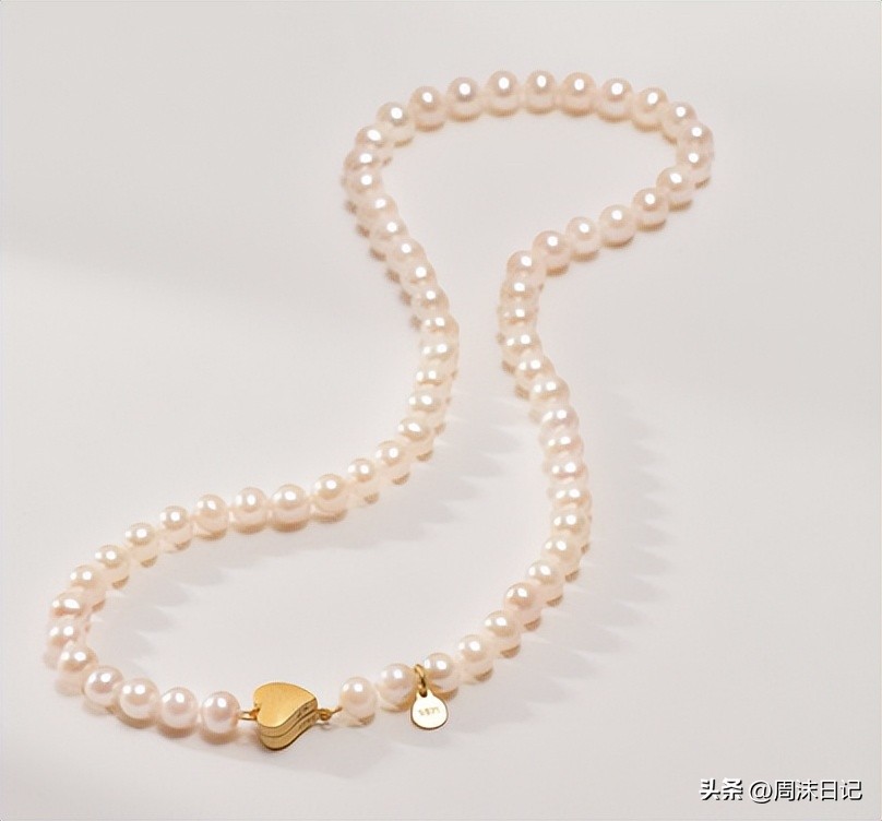 一生一条珍珠项链年轻时髦,女人一生必须要有条珍珠项链