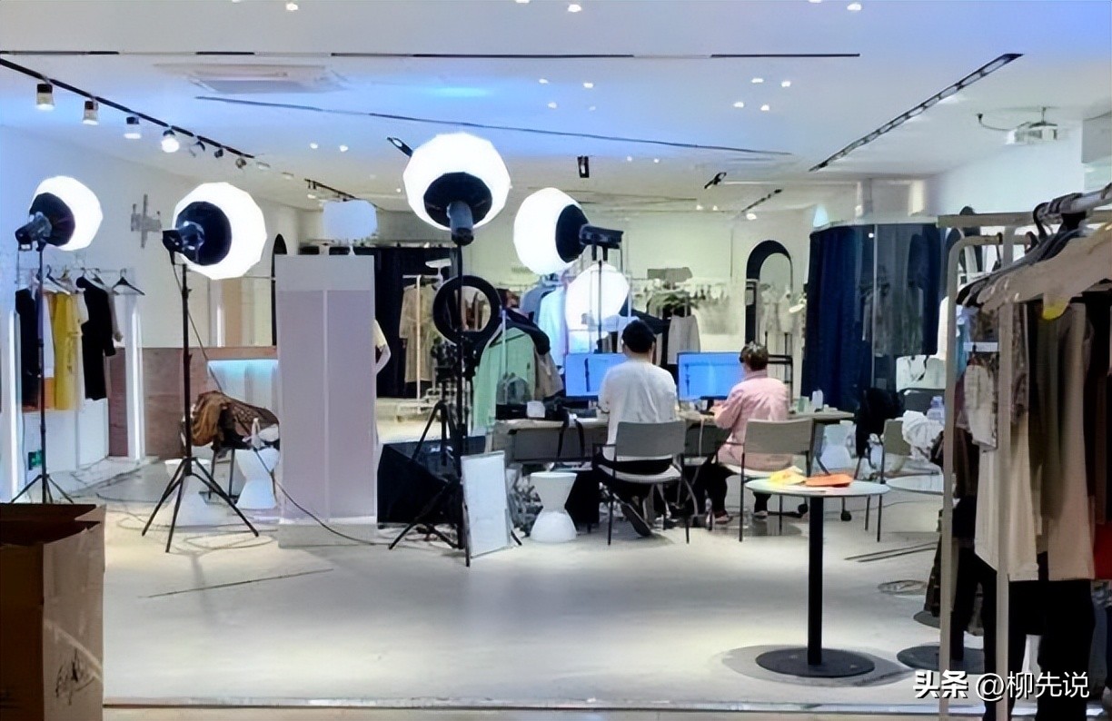 2022服饰行业“大赢家”：赢了蕉内、UR，再次摘得双11冠军头衔