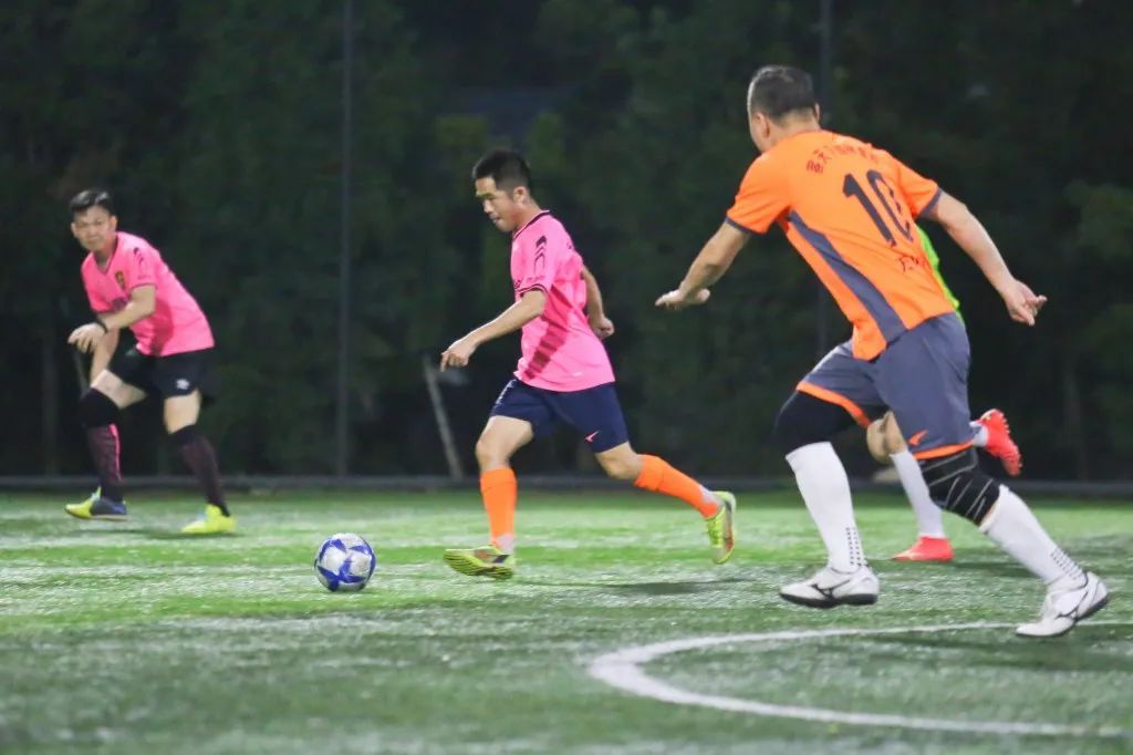 一起足球一起公益,一起为中国足球添砖加瓦