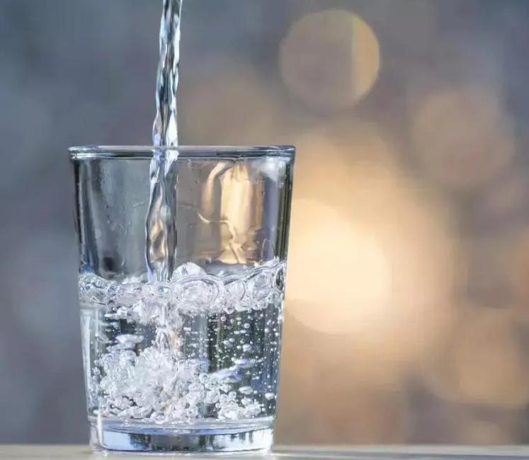 半夜出汗全身湿透是不是阳了,半夜出汗把被子都湿了是什么原因