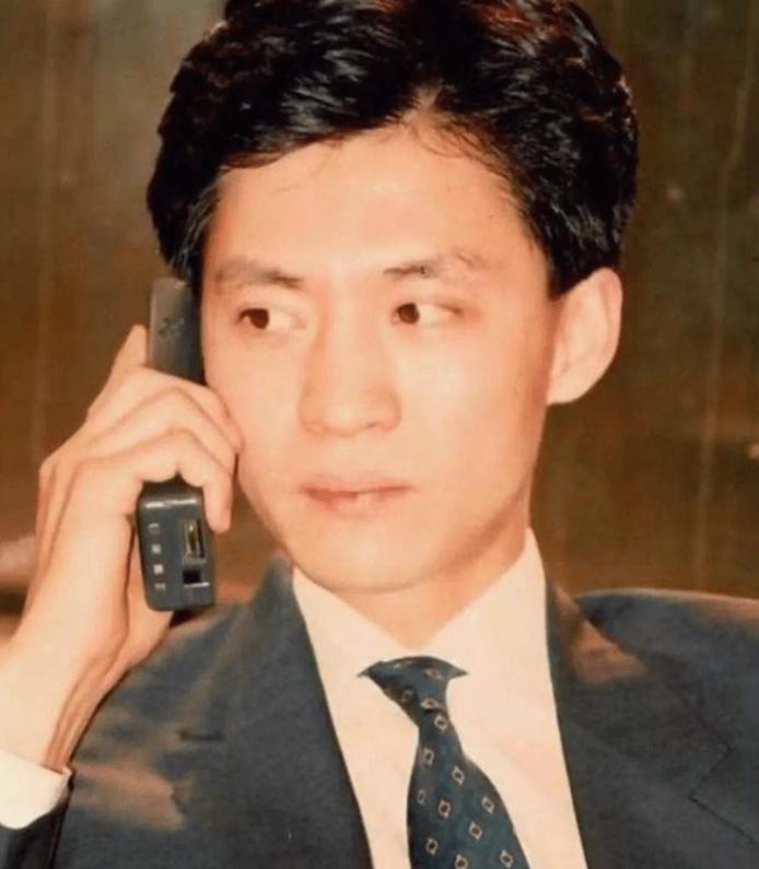 中国第一位办手机号的人是谁,中国首位办理手机号的人