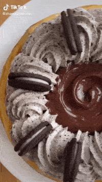 蝙蝠侠×奥利奥、泡泡玛特×可口可乐…跨界营销让品牌名利双收？