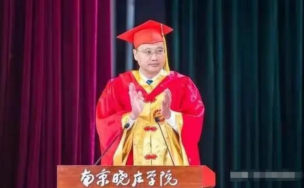 和书记开房已婚少妇*裤底**被扒：7家公司背景惊人，权色交易惯犯