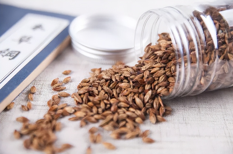 进入盛夏，建议男性：少喝“2酒”、多饮“4茶”，消暑又败火