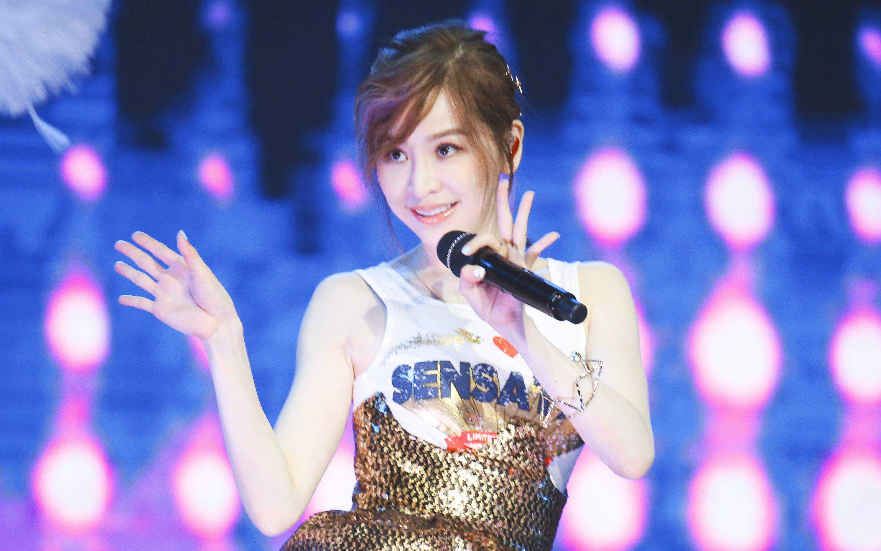 关键时刻！这些在中捞金的外籍艺人集体沉默了，刘亦菲彻底败好感