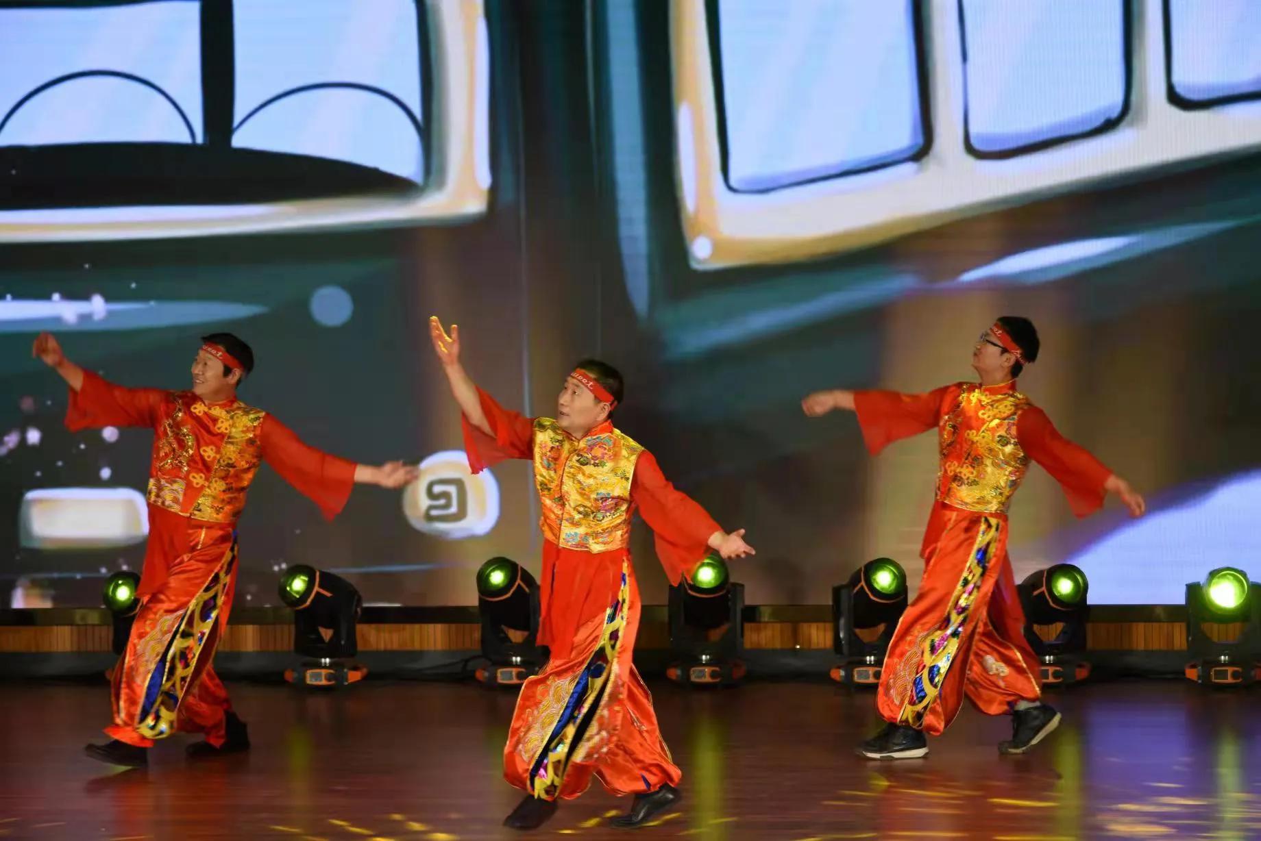 归来梦起航石家庄市第二十七中学教职工载歌载舞开启“归来梦起航”主题元旦联欢会