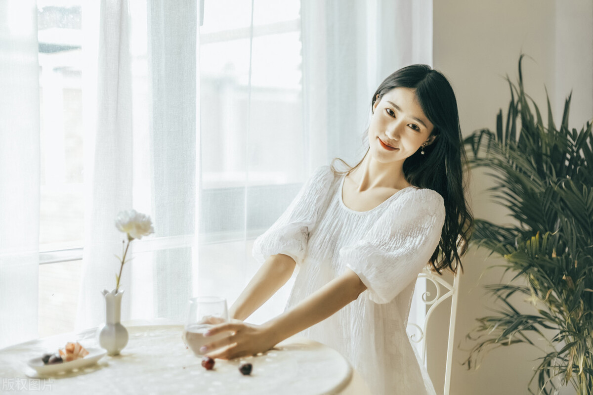 小学体育教师面试足球试讲视频,2020年小学体育教师面试的题