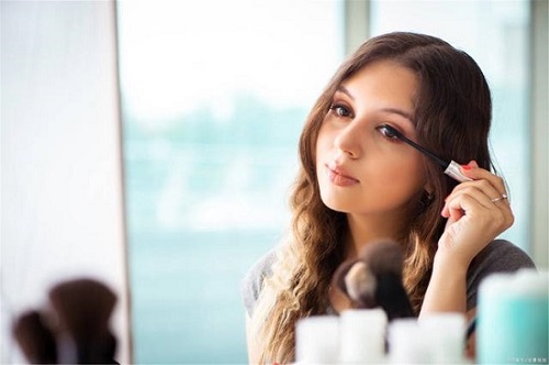 脸上痘痘怎么样去改善呢,脸上痘痘多越来越严重如何改善