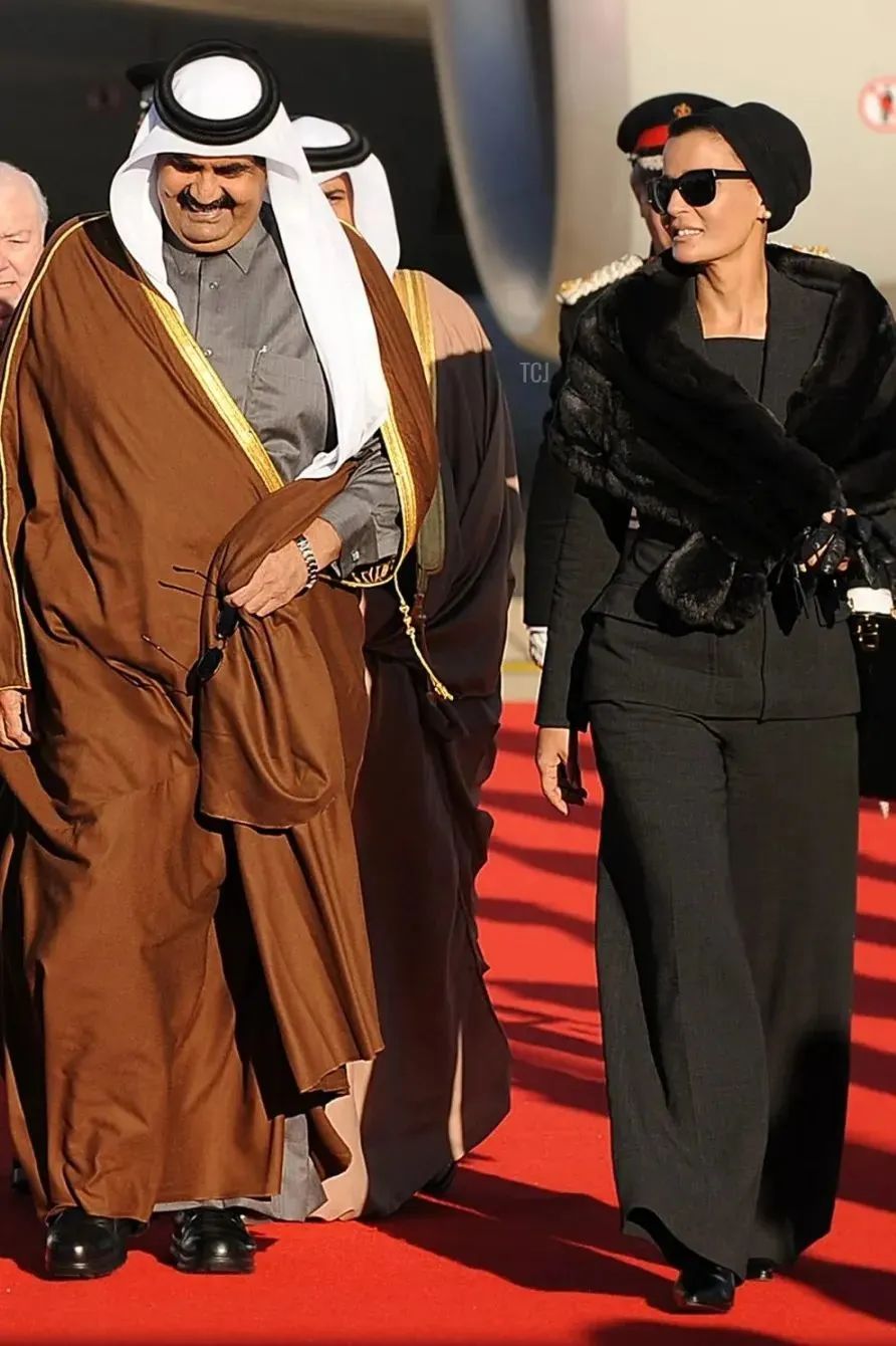 比世界杯还好看的是，卡塔尔太后的高定衣橱爽文人生