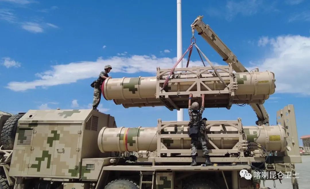 边疆兵记者,有请边防军人走上舞台