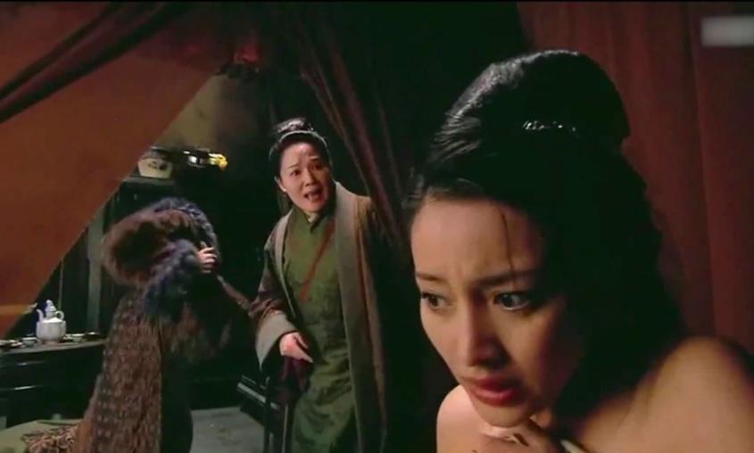 《*瓶金**梅》第24章：潘金莲：西门庆，你不要过来啊！我要叫人了