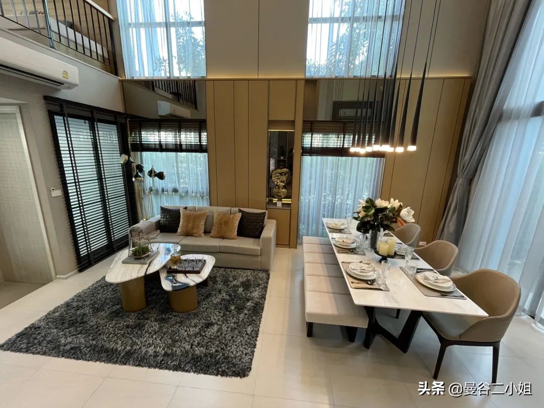 只要100多万的泰国三层别墅，6米挑高玻璃窗，比千万豪宅还大气