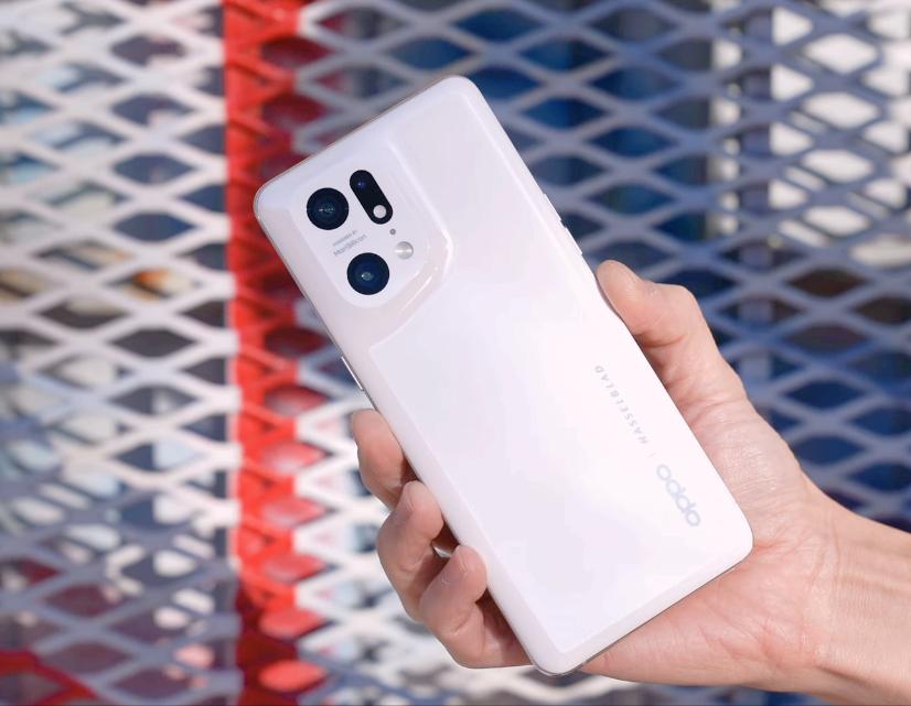 红魔5g和华为mate50pro对比,什么手机比华为mate50pro好