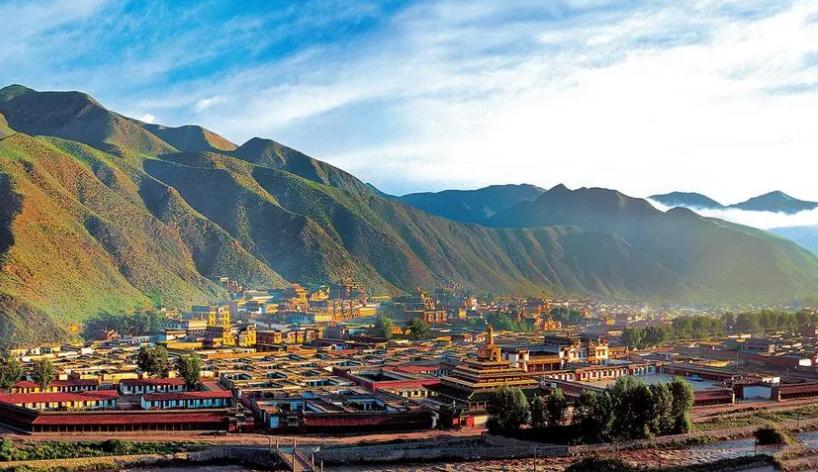 此生必打卡的最美十二县城,中国最令人向往的10个旅游小城市