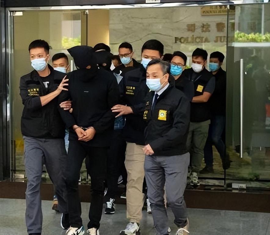 “安以轩老公”陈荣炼的毁灭史：百亿身家、美艳娇妻，都成浮云