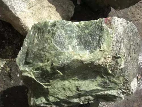 玉石的基本知识免费分享,青海玉玉石透光吗