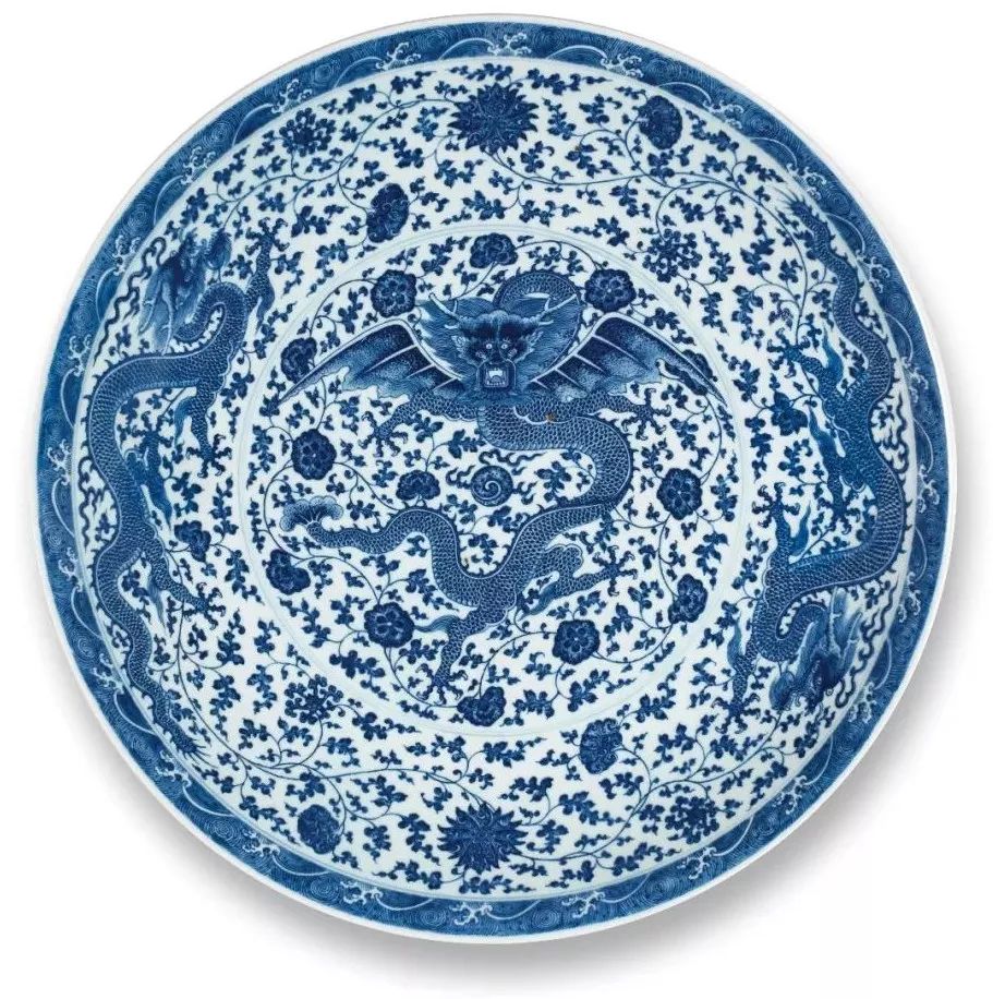 大清嘉庆香草龙纹官窑盘,清三代瓷器龙纹特征