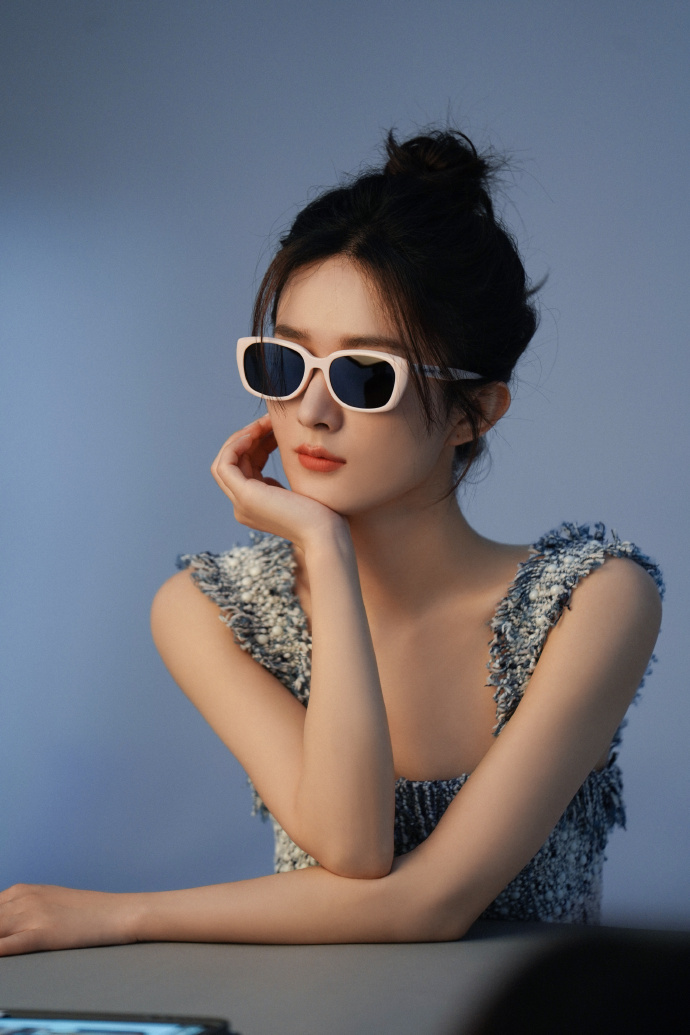 赵丽颖酷拽造型,赵丽颖酷酷短发