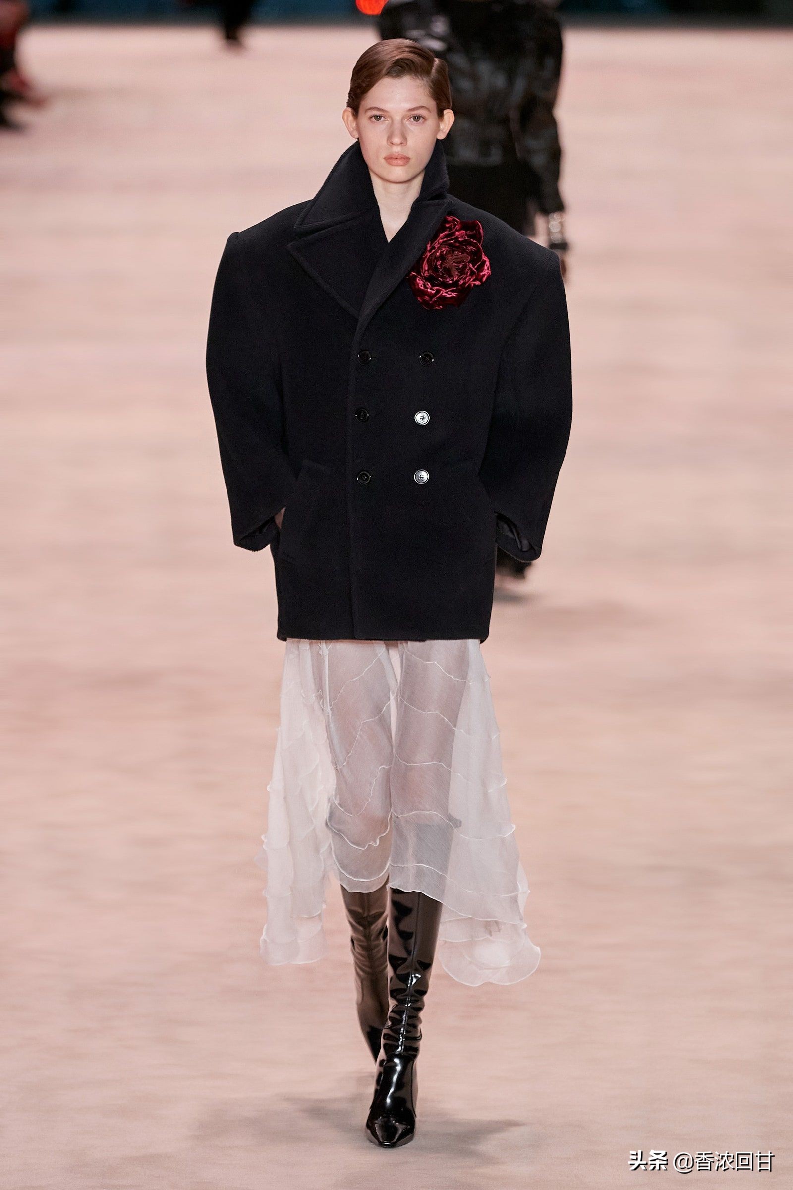 ysl第一套吸烟装,ysl2018年最火四支套装