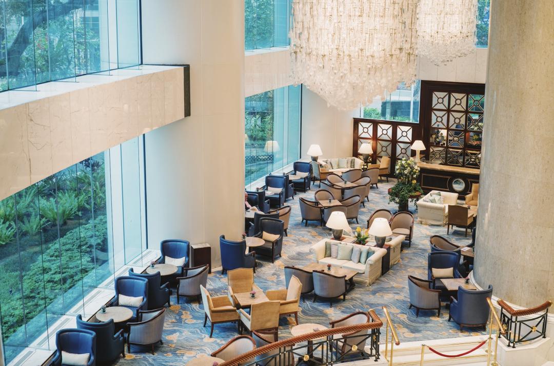 很老派、很雍容、很科技、很新潮，老钱风的“新酒店”