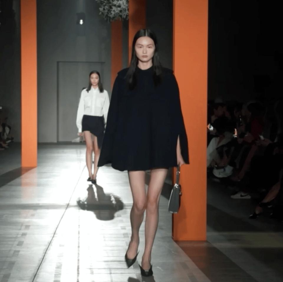 刘雯时隔三年重返时装周首秀,2003后女明星