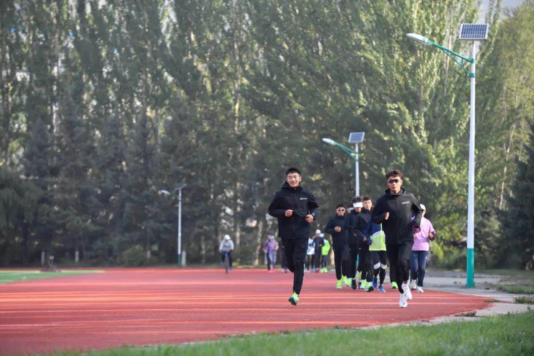 跑步的暧昧语句,跑步情话文案