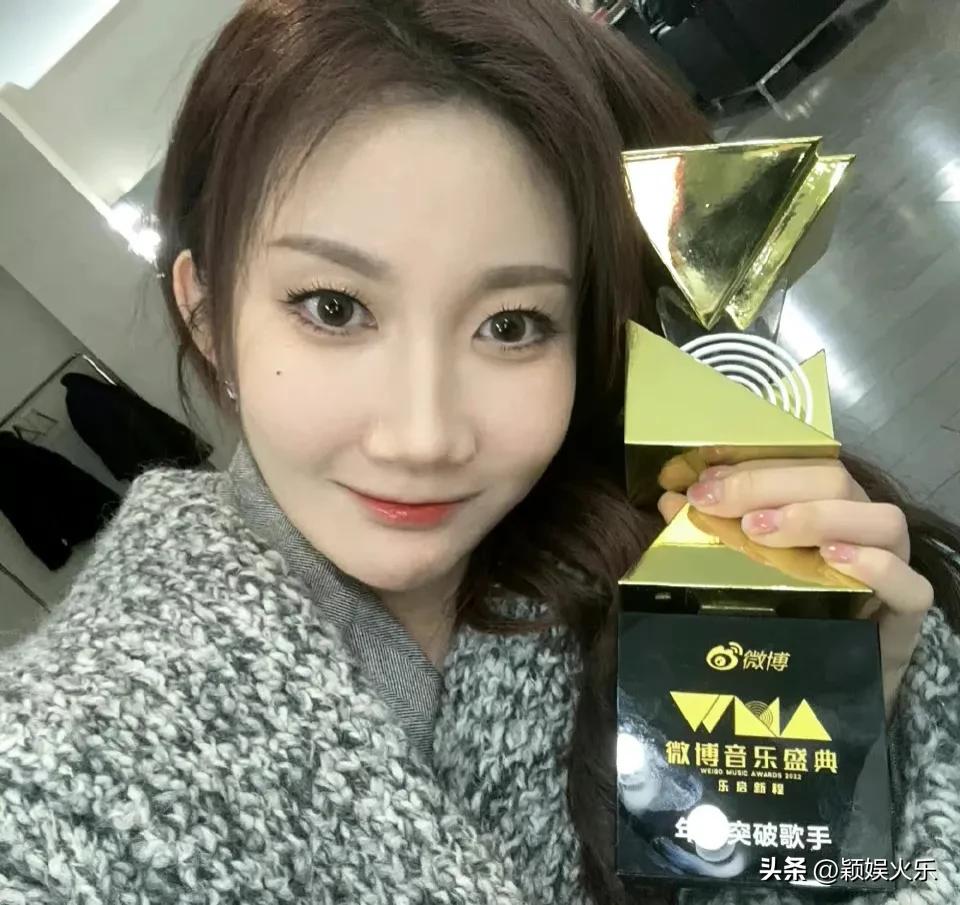 2022年度微博音乐盛典，众女星走红毯，明星高清壁纸