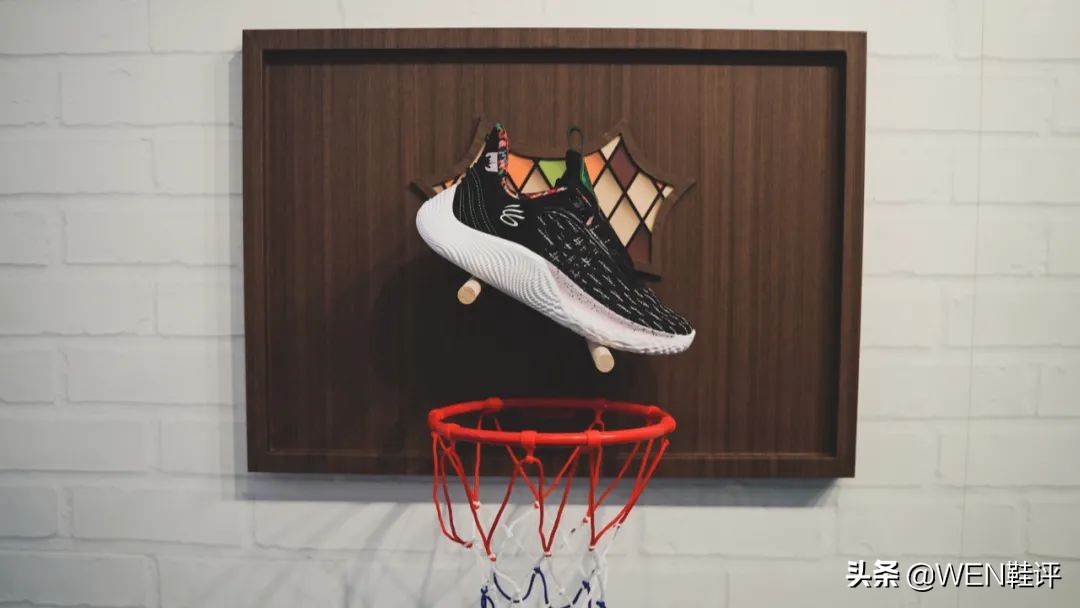 突破强的后卫鞋,库里穿库里9