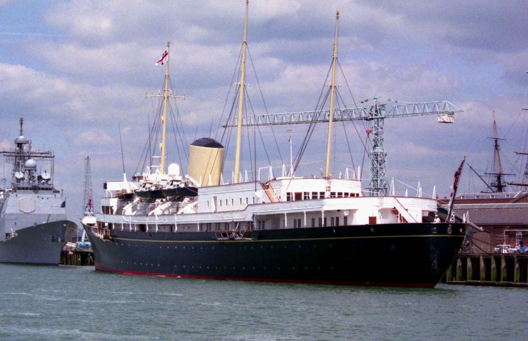 查尔斯苦等70年登基，而其母王的方方面面似乎更令人回味