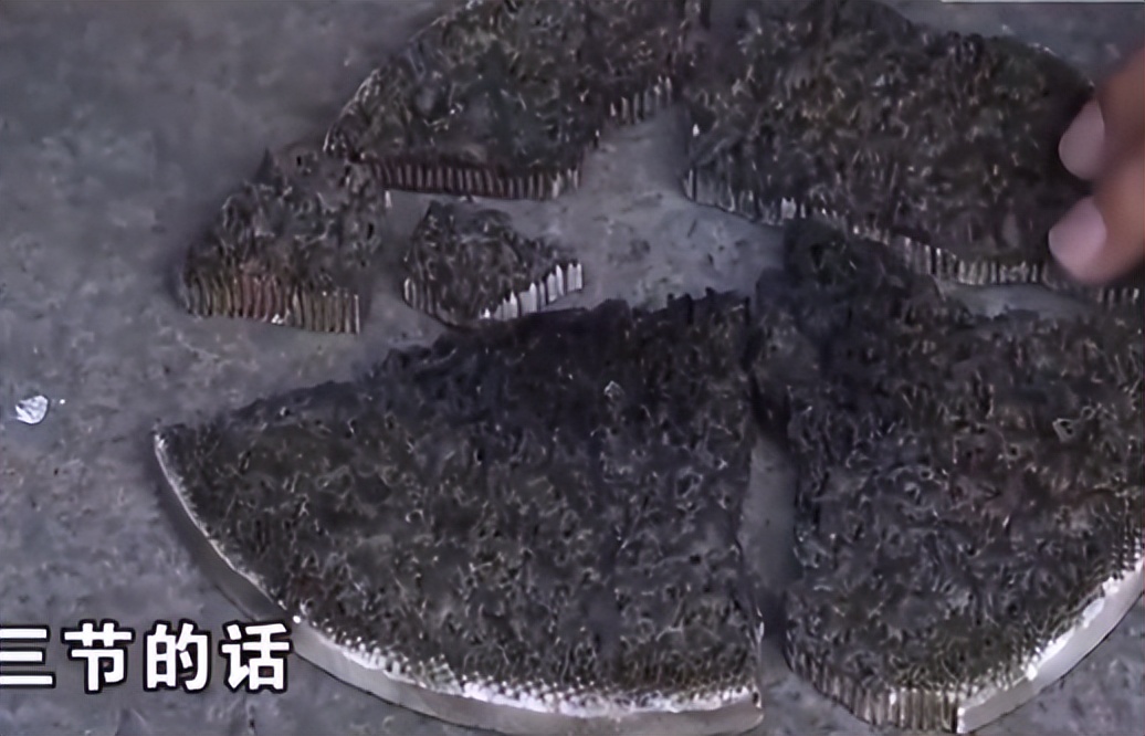 男子新车跑20万公里，成功将车跑报废，4S店：买完车就没有熄过火