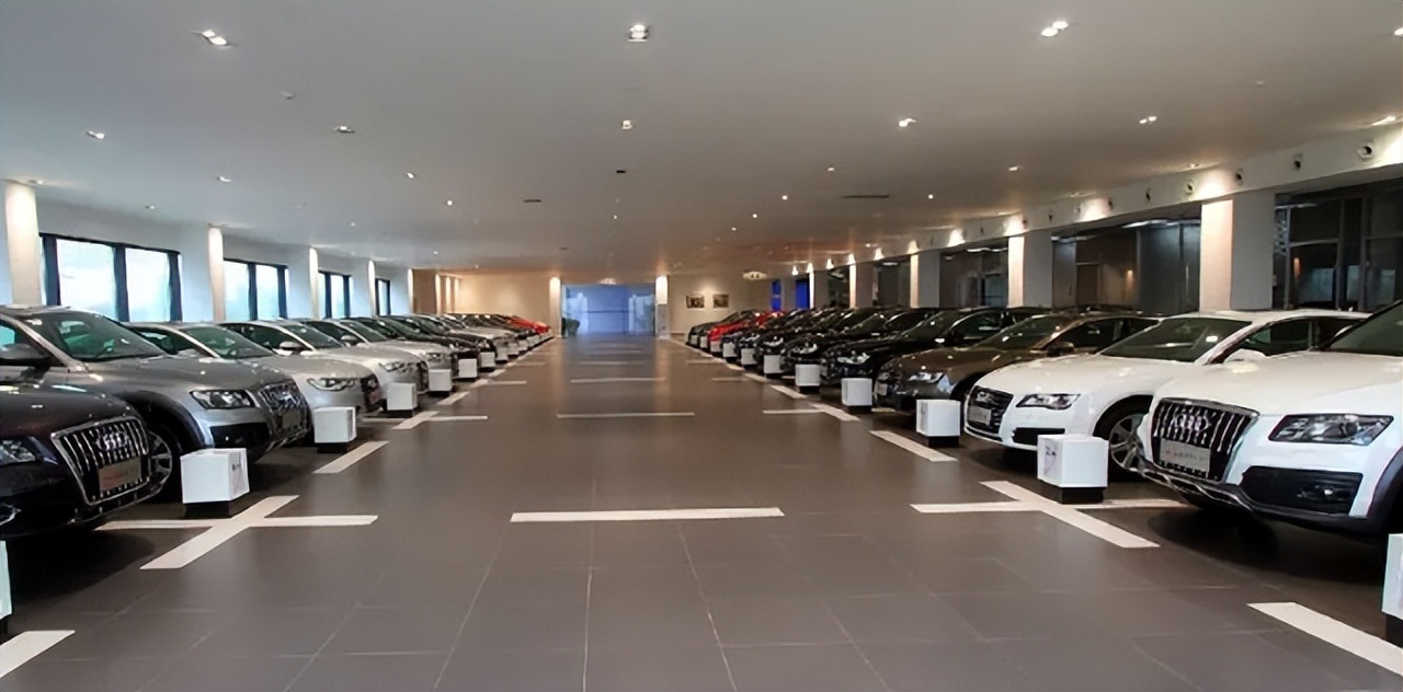 2012款宝马318i二手的值得入手吗,买二手宝马好还是买普通二手车好