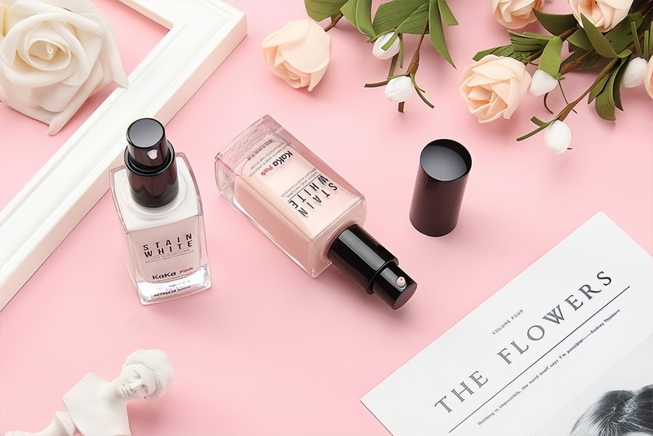 过期的化妆品是什么样的,过期化妆品用了没反应还可以用吗