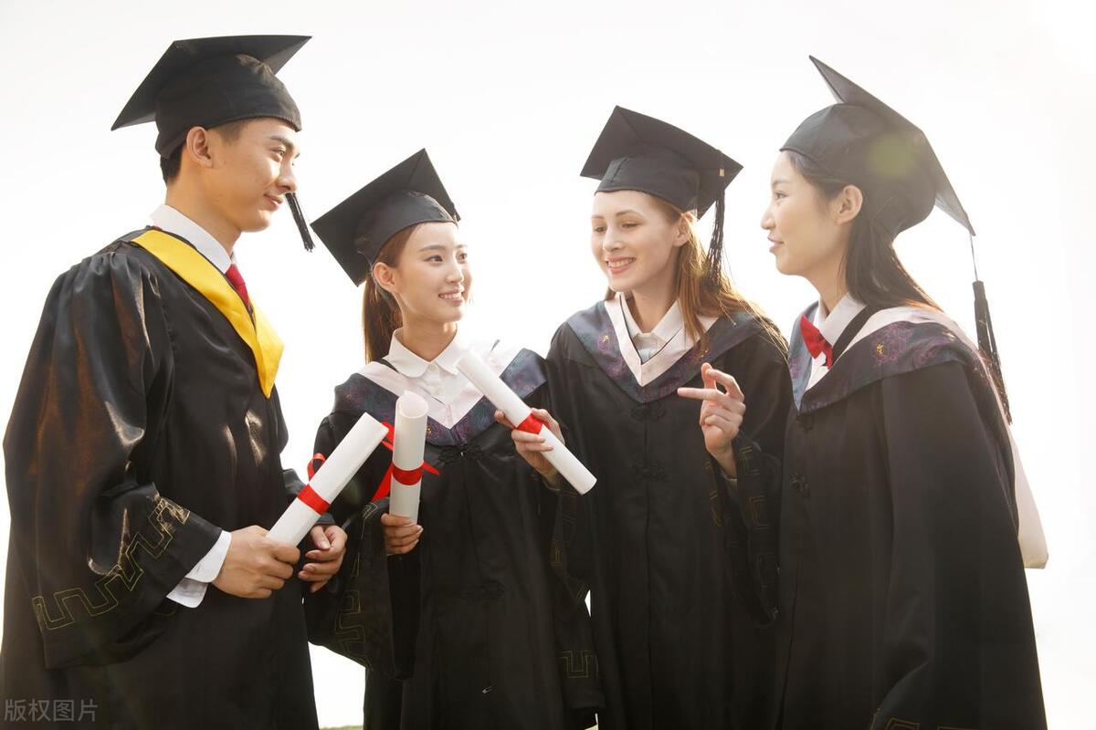 公务员考试吃香抢手的十个专业,公务员考试岗位主要招什么专业的